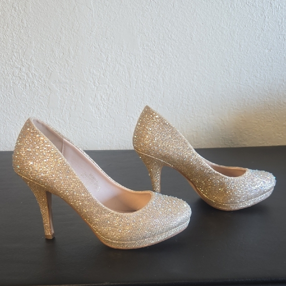 De Blossom Collection Sparkling Gold Heels - Picture 7 of 9